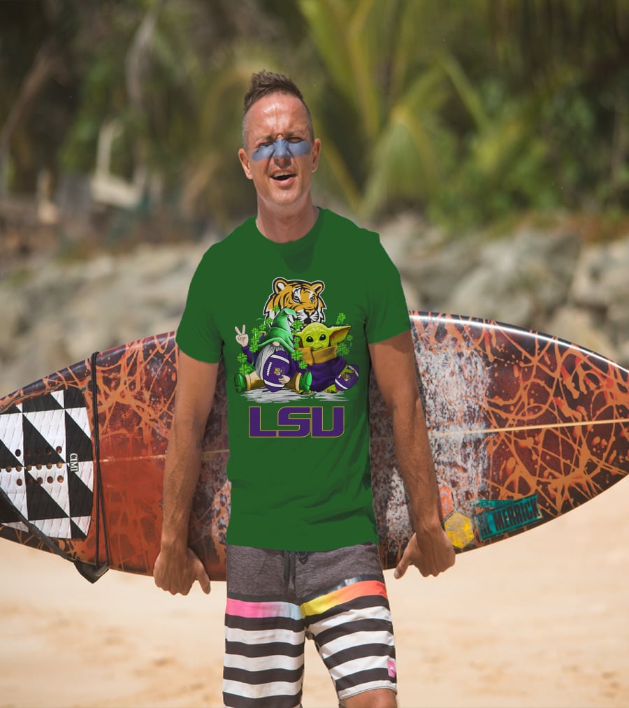 LSU Tigers Football St. Patrick's Day Gnome And Baby Alien With Shamrocks T-Shirt
