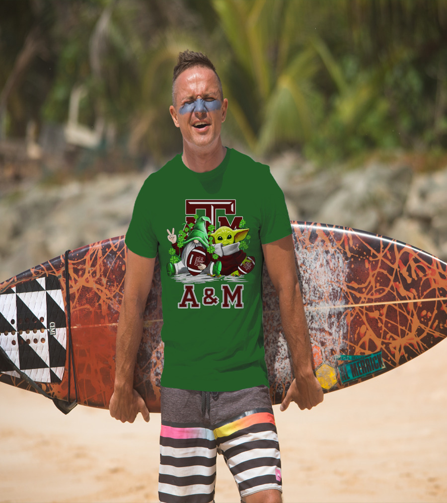 Texas A&M Aggies Football St. Patrick’s Day Gnome And Baby Alien With Shamrocks T-Shirt