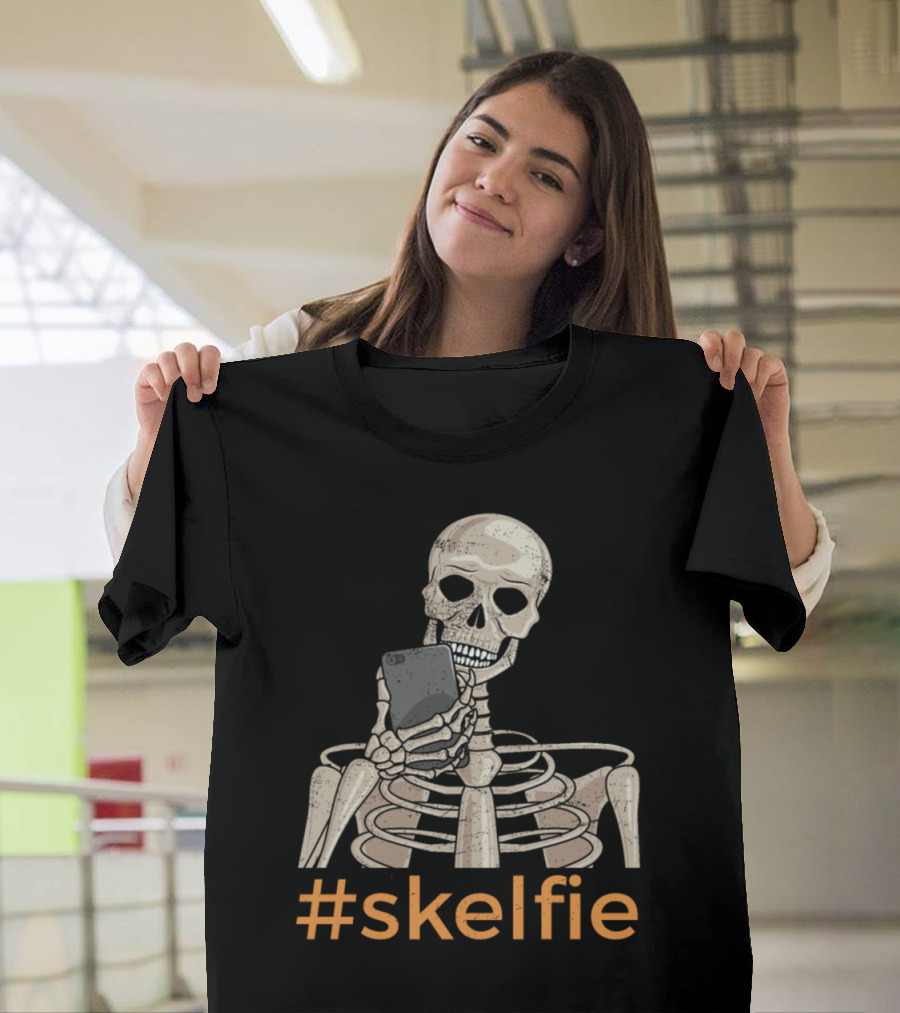 Skelfie Funny Halloween Skeleton T-Shirt