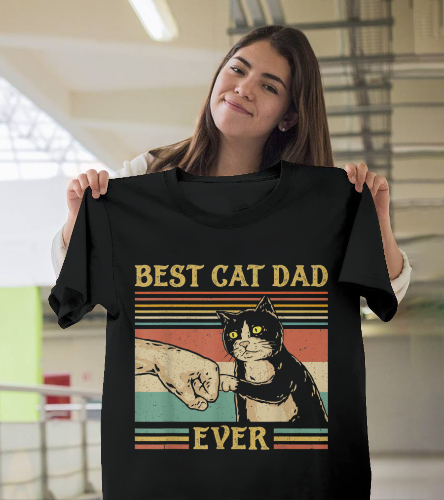 Best Cat Dad Ever Vintage Fist Bump Retro Stripes T-Shirt