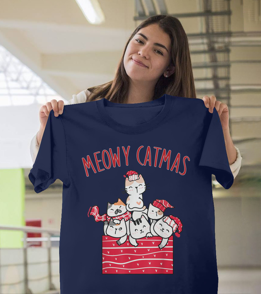 Meowy Catmas Cute Kawaii Anime Christmas Cats T-Shirt