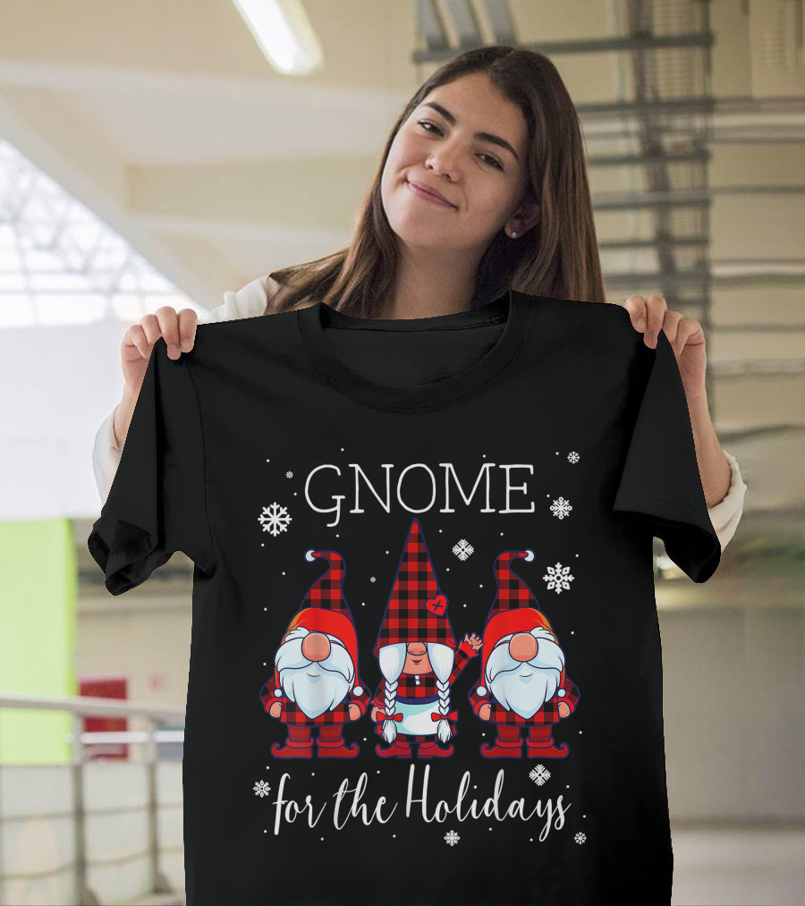 Gnome For The Holidays Buffalo Plaid 3 Gnomes Christmas Snowflakes T-Shirt