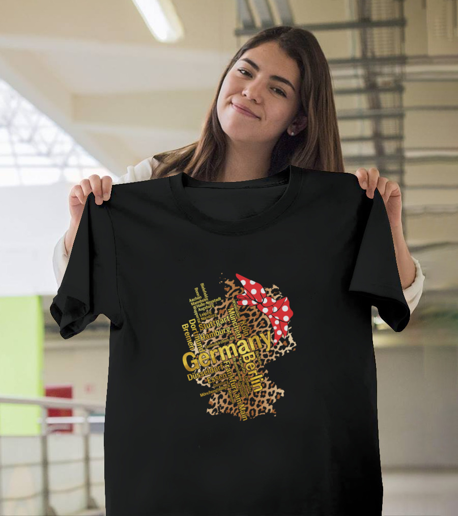 Germany Leopard Map with Polka Dot Bow and City Names Berlin Hamburg Munich Dresden Frankfurt Stuttgart Essen Bremen Düsseldorf T-Shirt