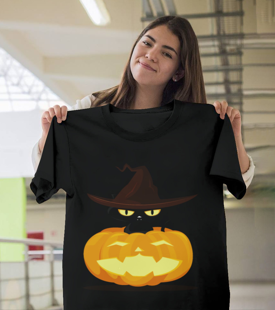 Black Cat in Witch Hat Inside Jack-o'-Lantern Pumpkin Halloween T-Shirt