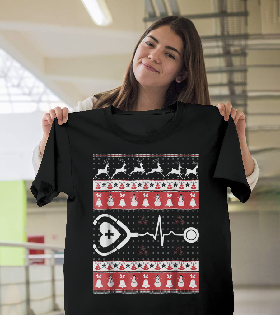 Christmas Nurse Stethoscope Heartbeat Reindeer Snowman T-Shirt