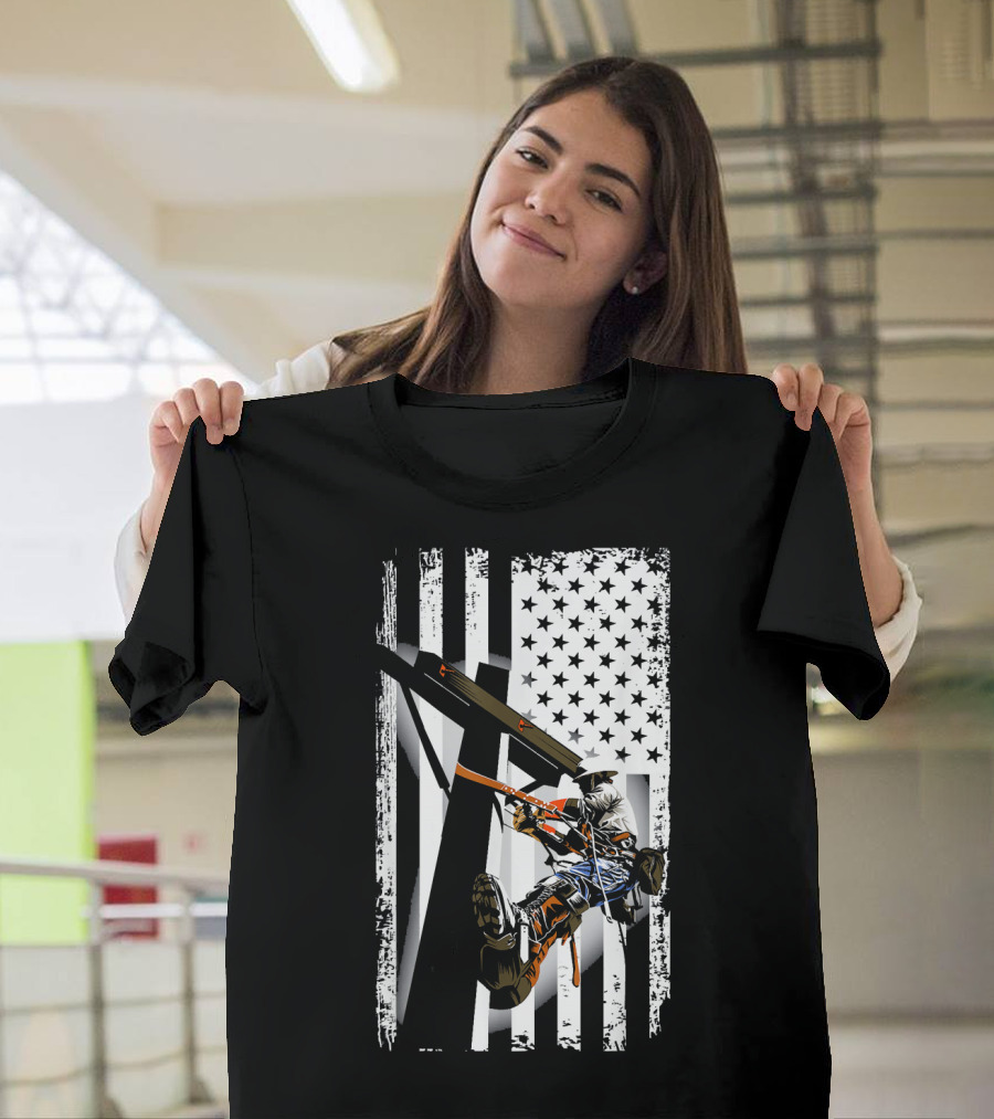 Electrician Vintage American Flag Lineman Climbing Utility Pole T-Shirt
