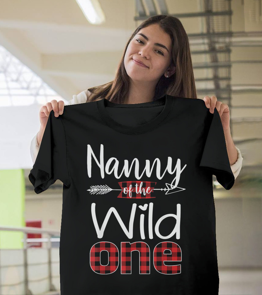 Nanny of the Wild One Plaid Lumber Arrow Heart T-Shirt