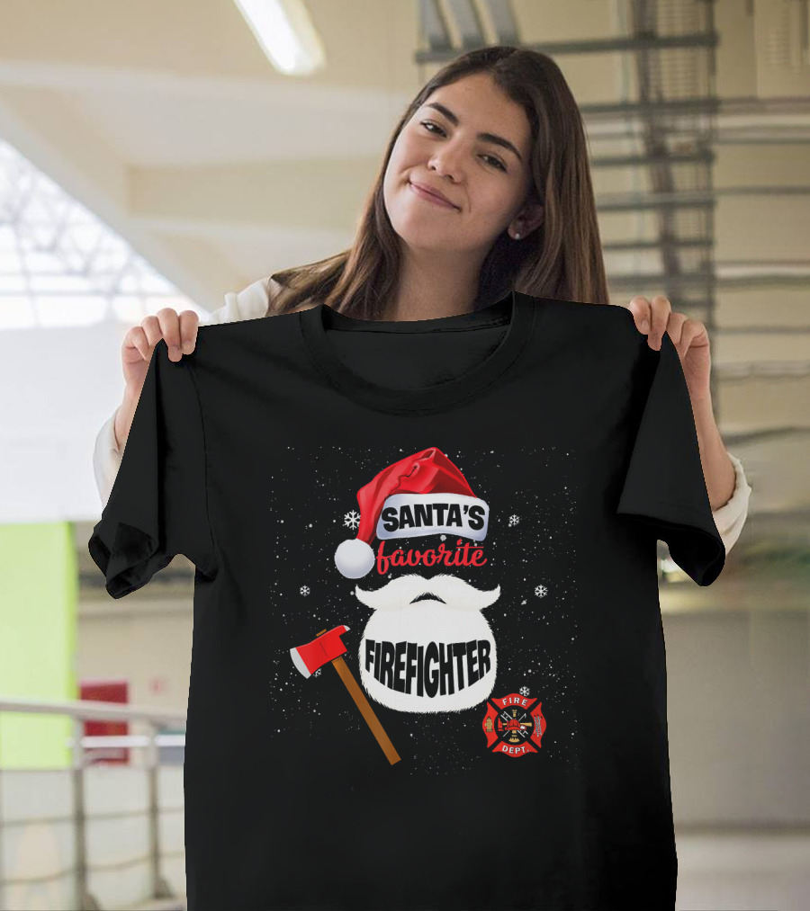 Santa's Favorite Firefighter Fire Dept Christmas Axe Badge T-Shirt
