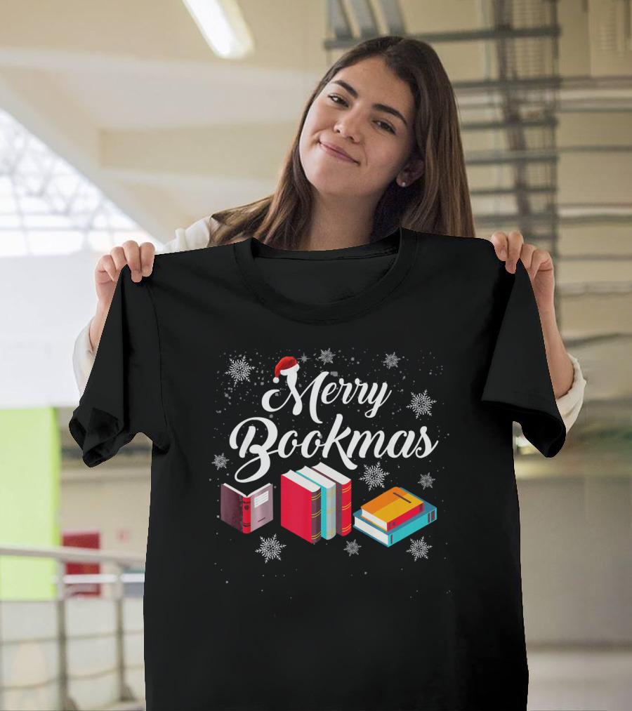 Merry Bookmas Christmas Reading with Snowflakes and Books T-Shirt