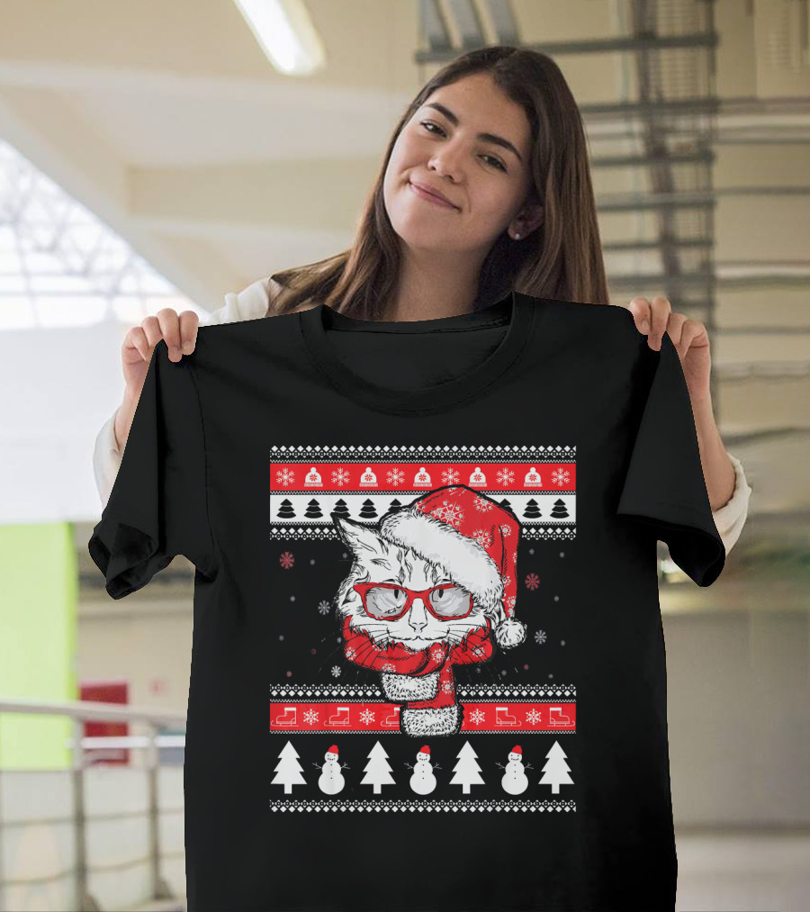 Maine Coon Cat Ugly Xmas Funny Pet Christmas Santa Hat Snowman Trees T-Shirt