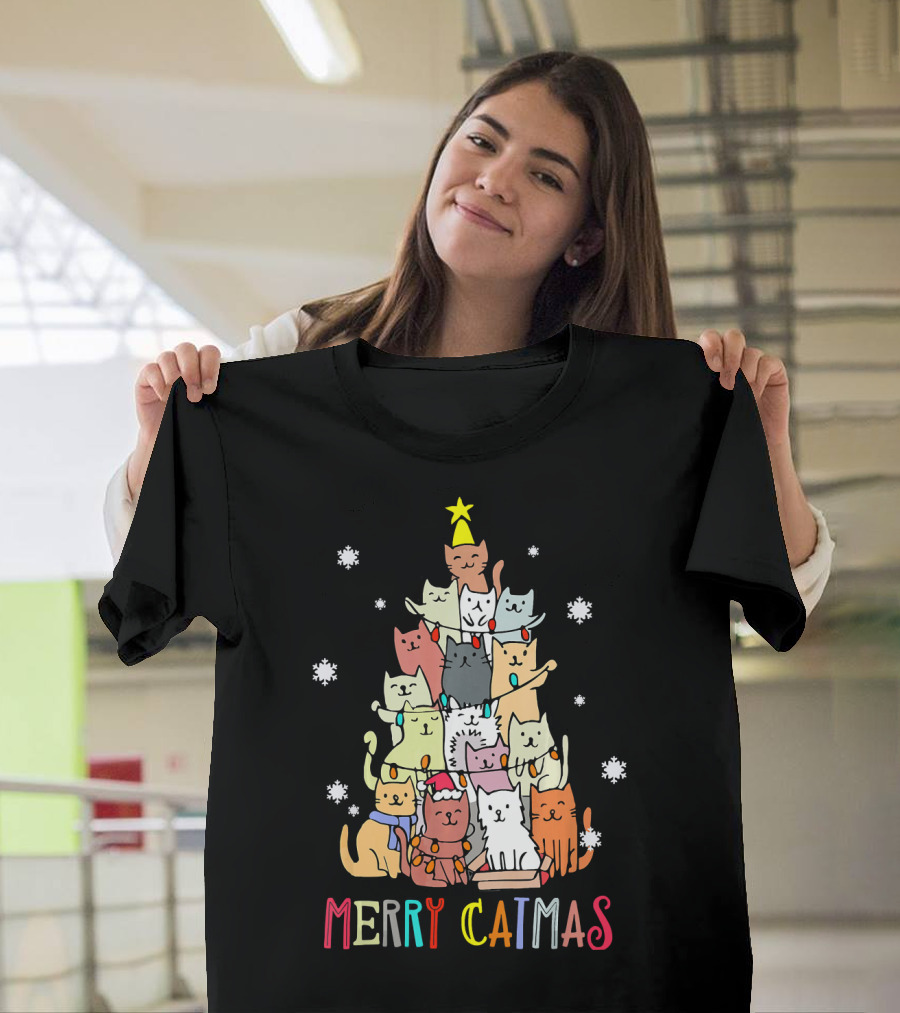 Merry Catmas Christmas Tree of Kittens with Santa Hats and Snowflakes T-Shirt