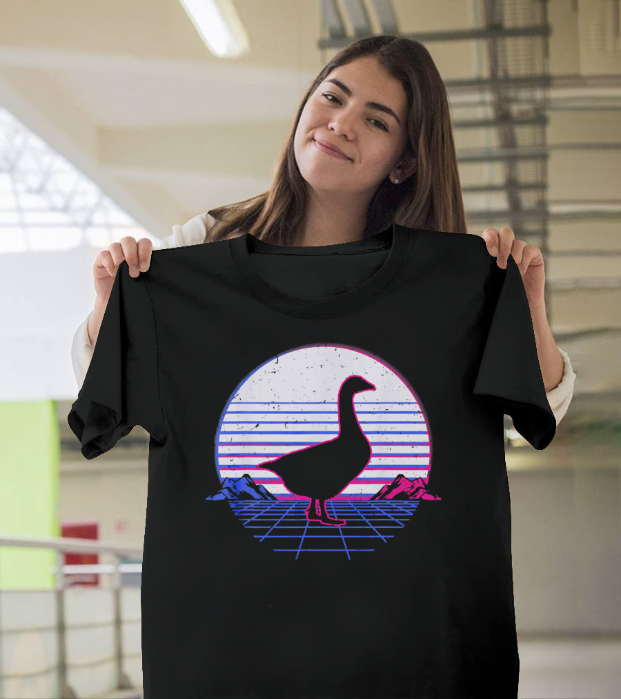 Goose Ranch Farm Animal Retro Vaporwave Synthwave Aesthetic T-Shirt