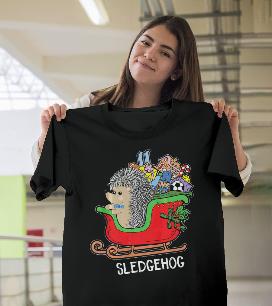 Sledgehog Funny Hedgehog Christmas Sleigh with Gifts and Toys T-Shirt