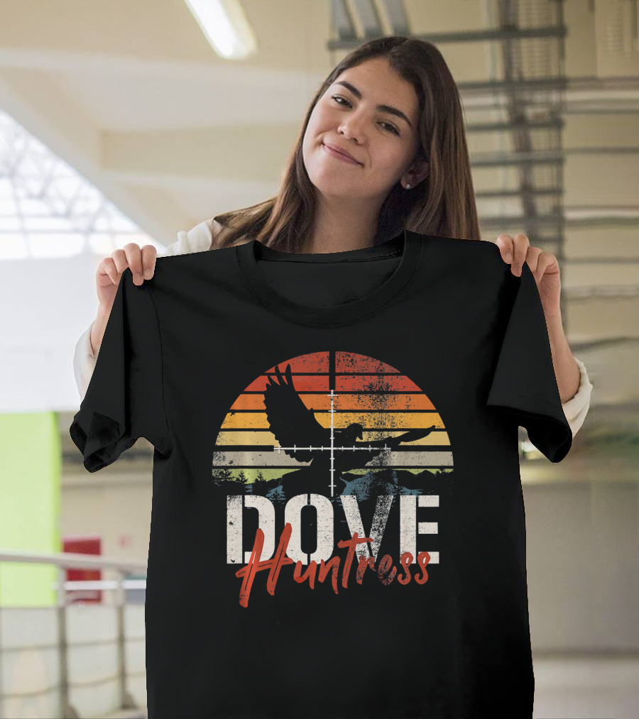 Vintage Sunset Dove Huntress Hunting T-Shirt