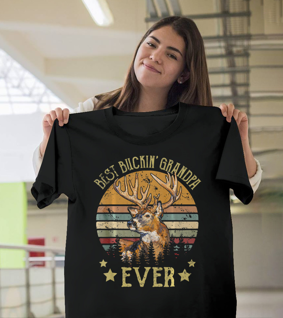 Best Buckin' Grandpa Ever Vintage Deer Sunset Retro Stripes T-Shirt