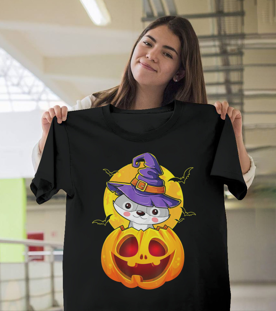 Cute Wolf in Witch Hat with Jack O Lantern and Bats T-Shirt