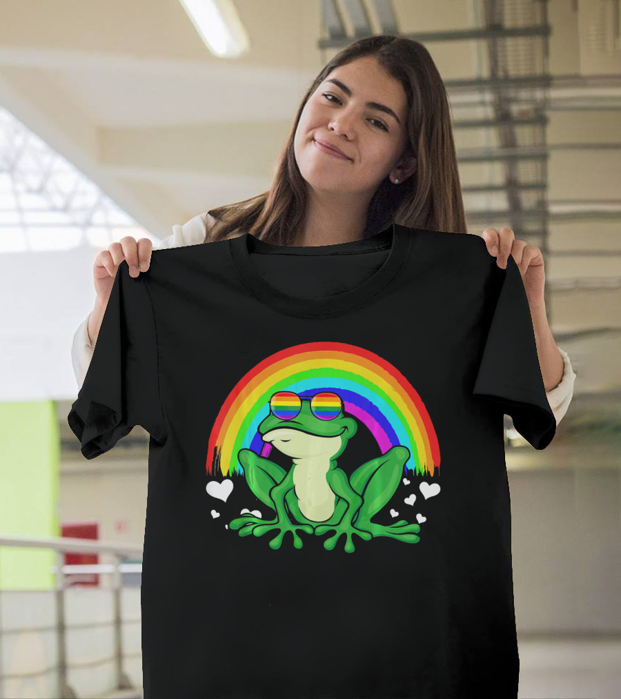 Frog Rainbow Flag Sunglasses Gay Pride Hearts T-Shirt