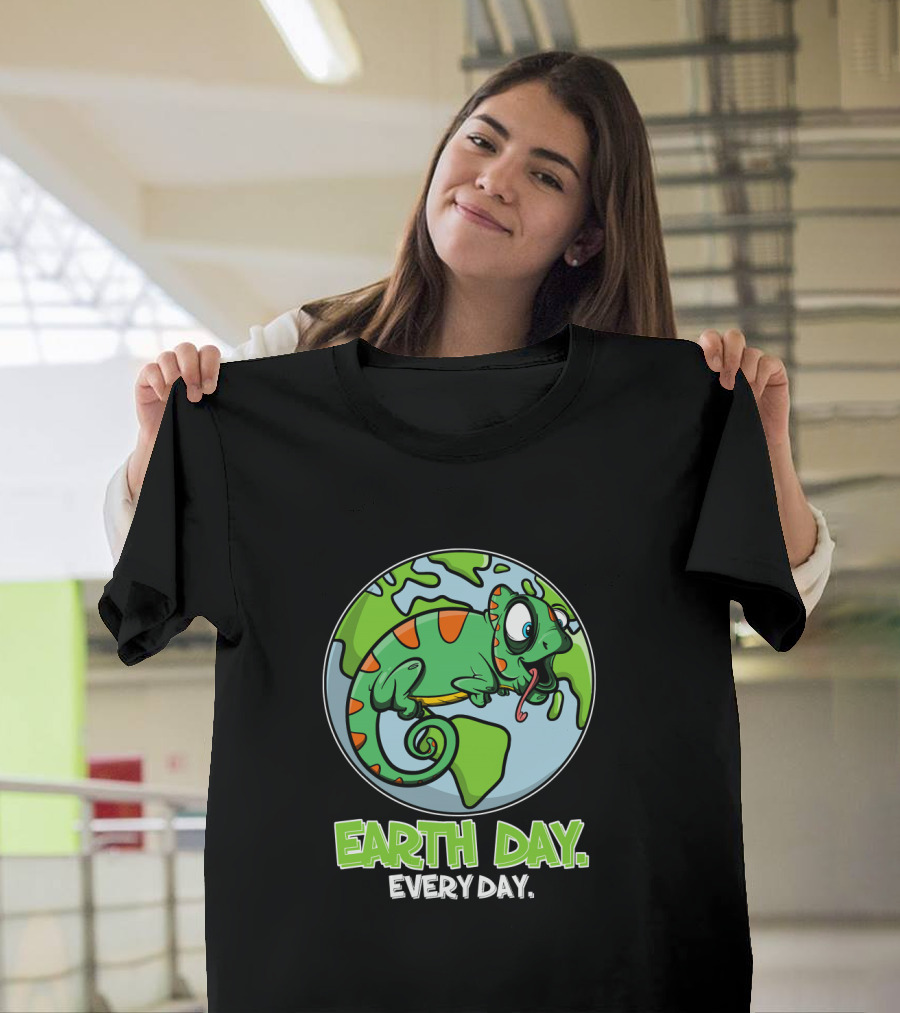 Earth Day Every Day Cute Planet Iguana T-Shirt