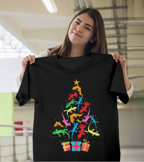 Colorful Gecko Reptiles As Christmas Tree With Gifts T-Shirt