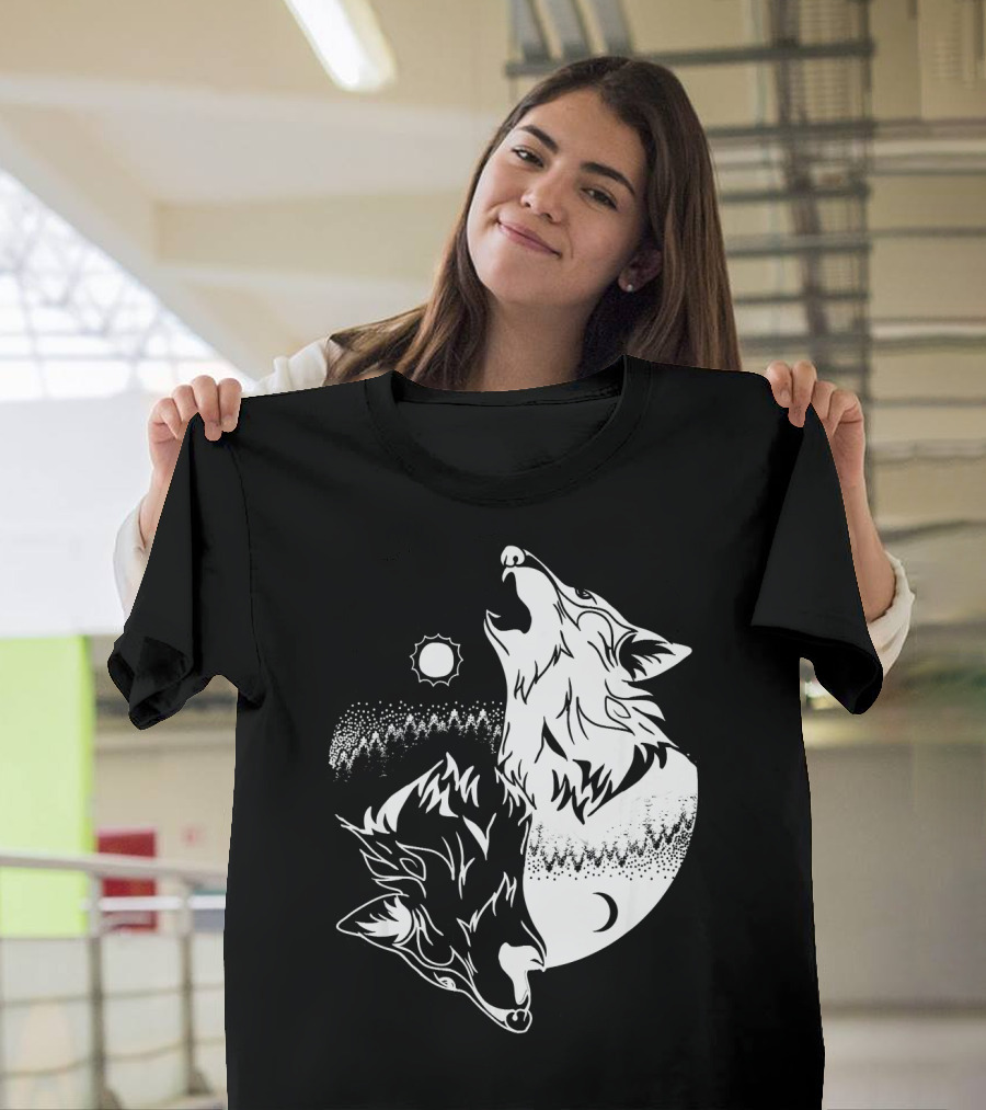 Wolf Yin Yang Skoll Symbol Night Day Duality T-Shirt
