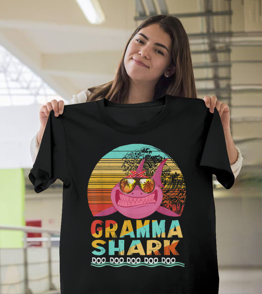 Gramma Shark Doo Doo Doo Vintage Sunset Sunglasses T-Shirt