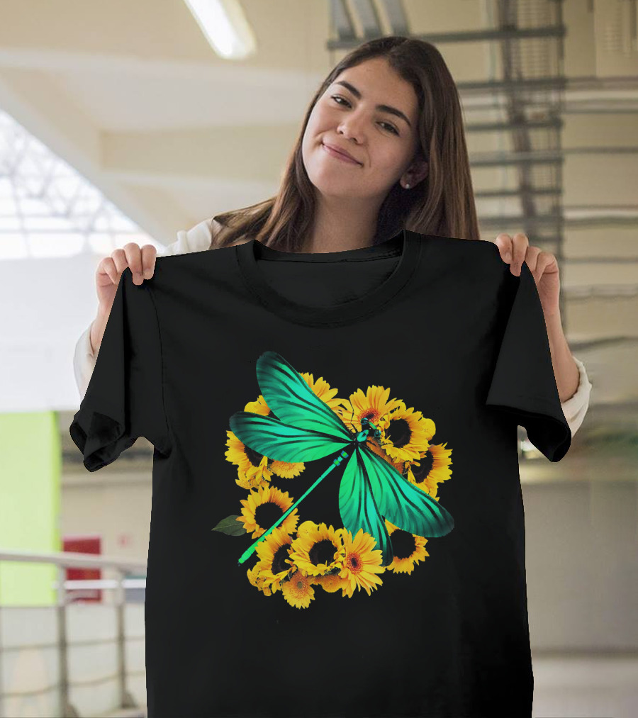 DragonFly in Sunflower Circle T-Shirt