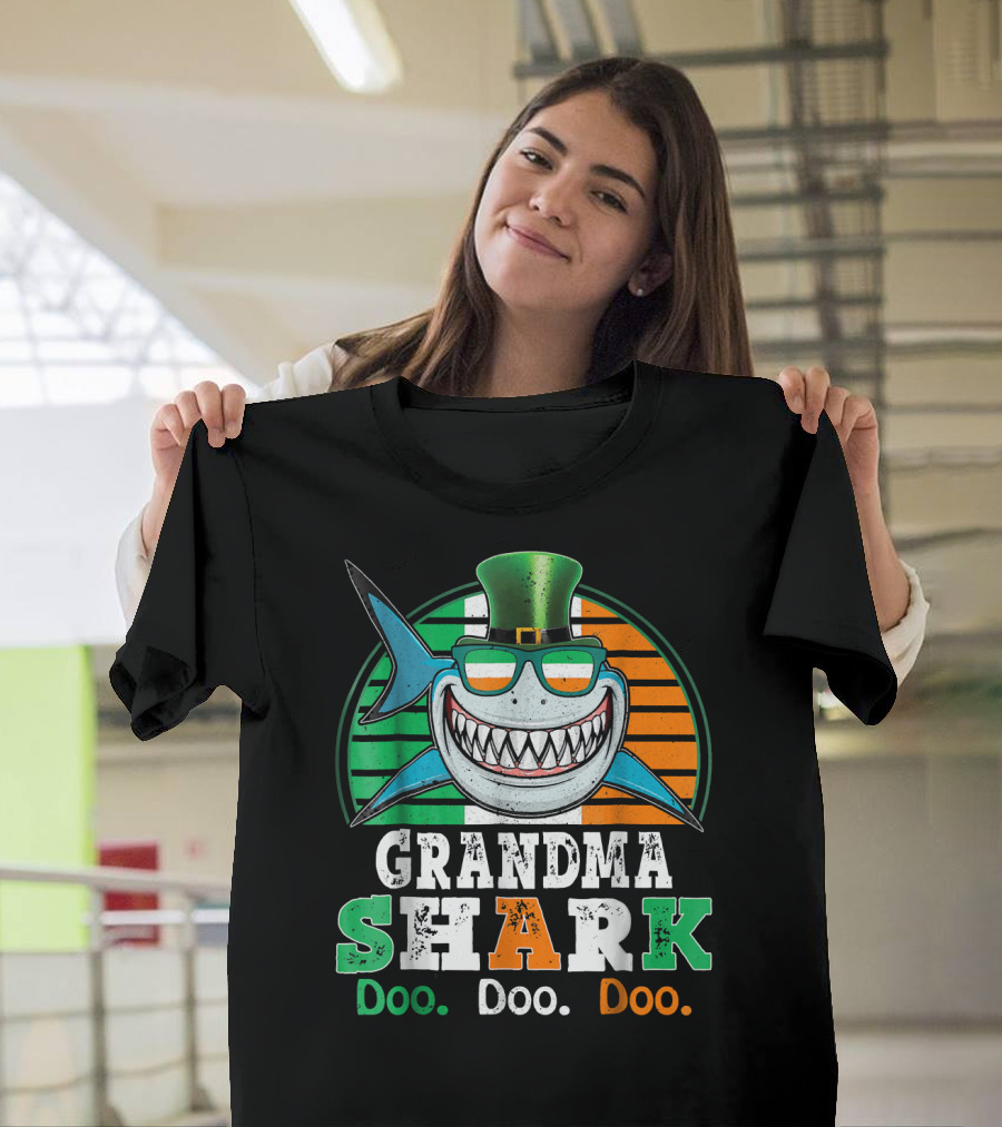 Grandma Shark Doo Doo Doo Funny St. Patricks Irish Flag Hat T-Shirt