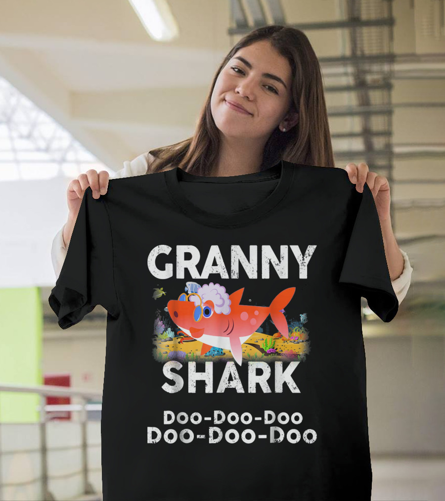 Granny Shark Doo Doo Doo Doo Doo Doo Ocean T-Shirt