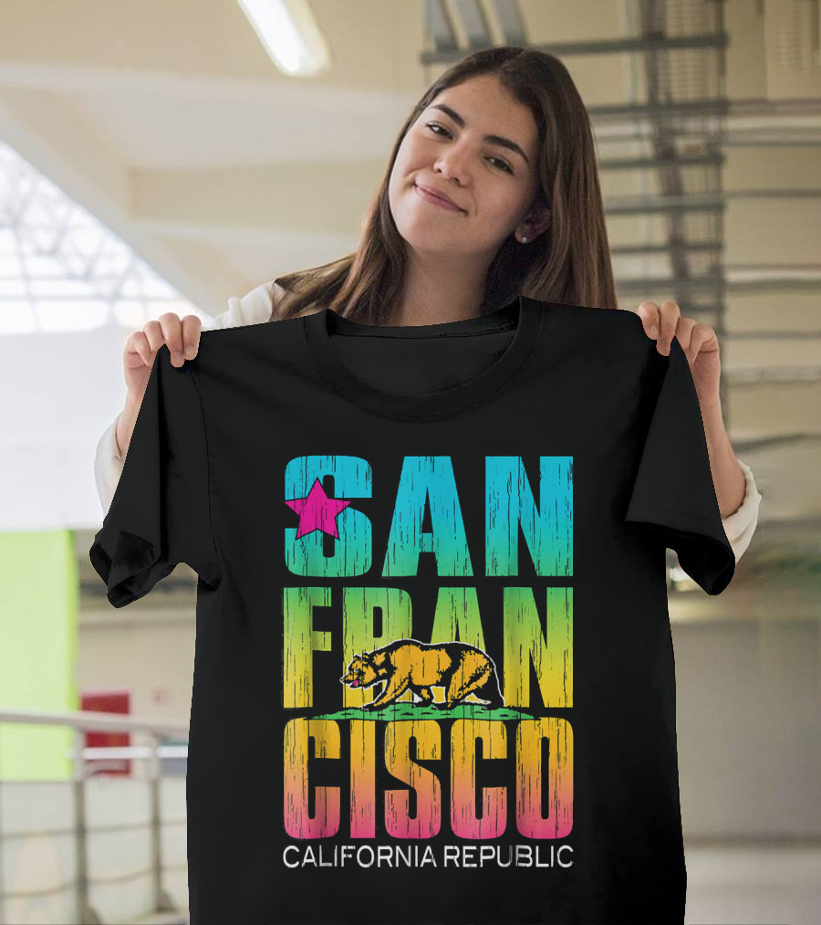 San Francisco California Republic Rainbow Bear Star T-Shirt