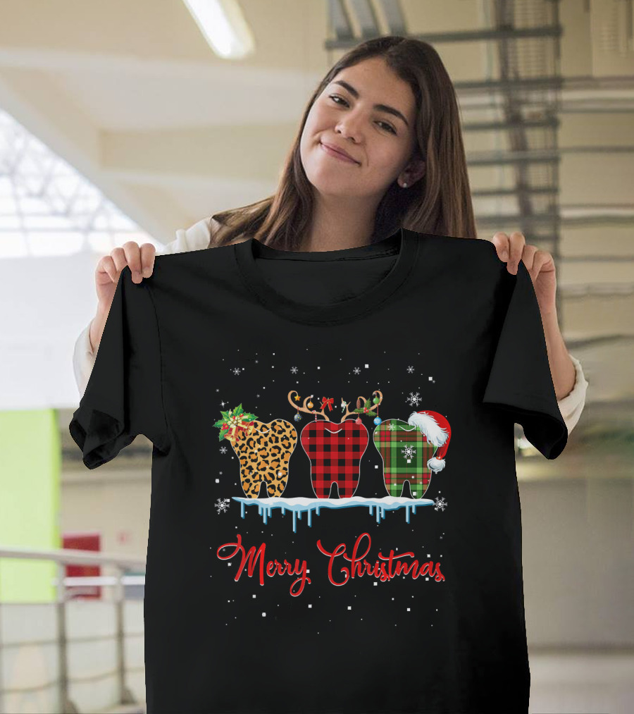 Merry Christmas Leopard Red Plaid Green Plaid Tooth Trio T-Shirt