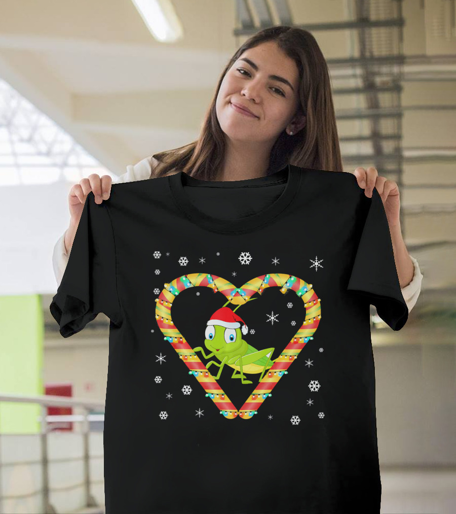 Cute Grasshopper Santa Hat Candy Cane Heart Snowflakes T-Shirt