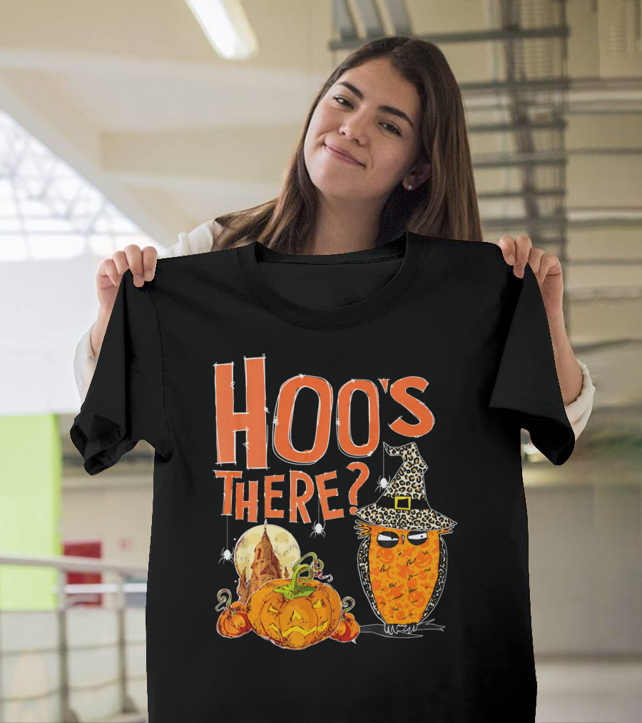Hoo's There Owl Witch Pumpkin Halloween Moon Spiders T-Shirt