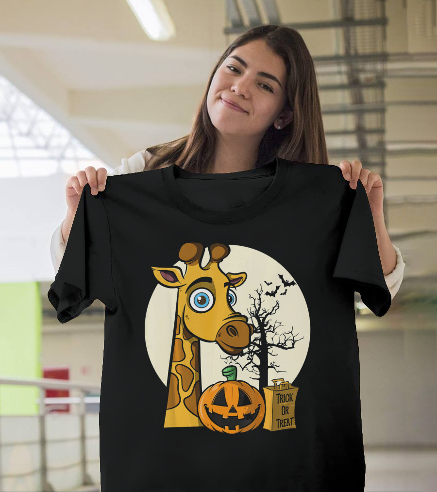 Giraffe Trick or Treat Halloween Pumpkin and Bats Scene T-Shirt