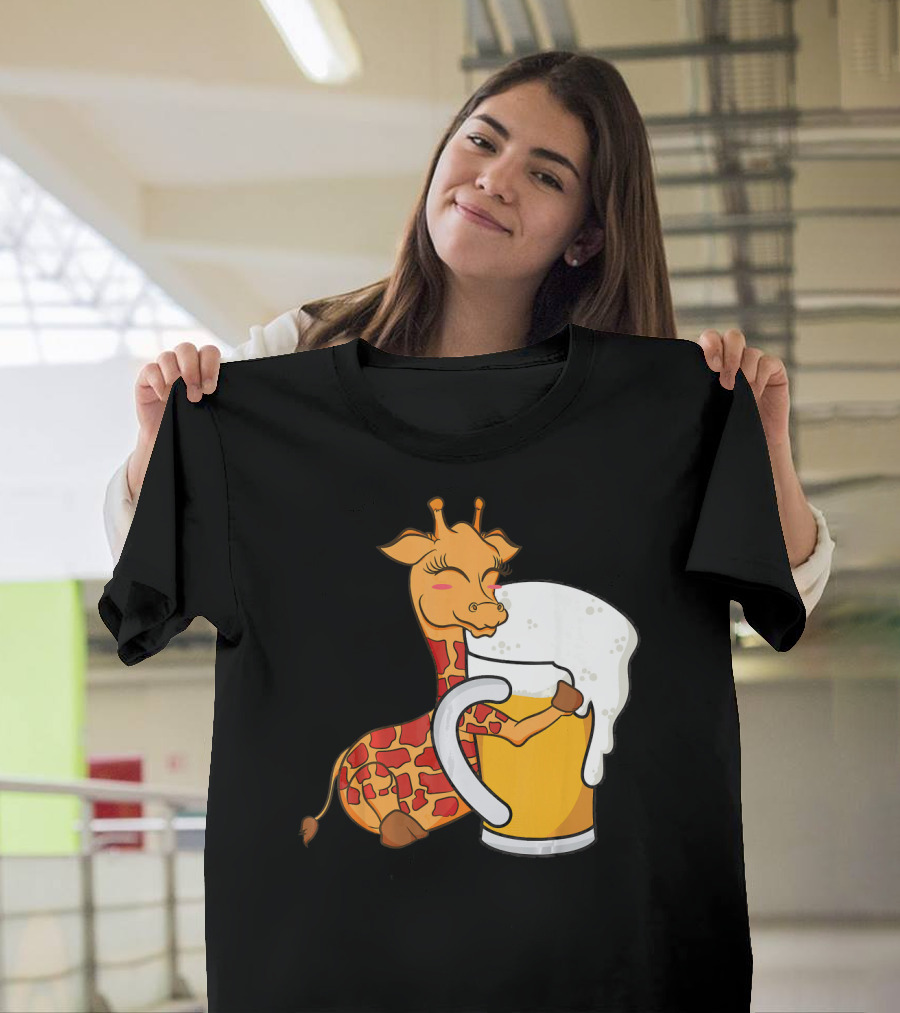 Giraffe Cute Giraffe Hugging Beer Mug T-Shirt