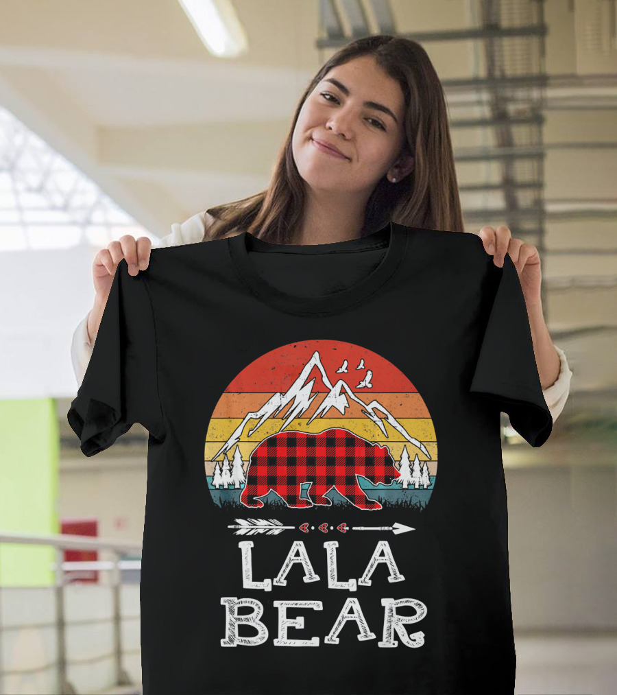 Lala Bear Christmas Red Plaid Buffalo Mountain Scene Vintage T-Shirt
