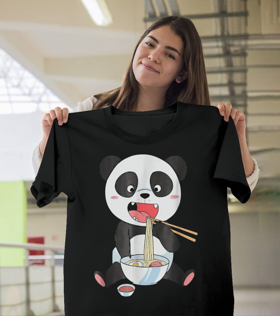 Kawaii Japanese Panda Eating Ramen Gia T-Shirt