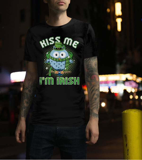 St. Patricks Day Kiss Me I'm Irish Owl With Green Hat And Scarf T-Shirt