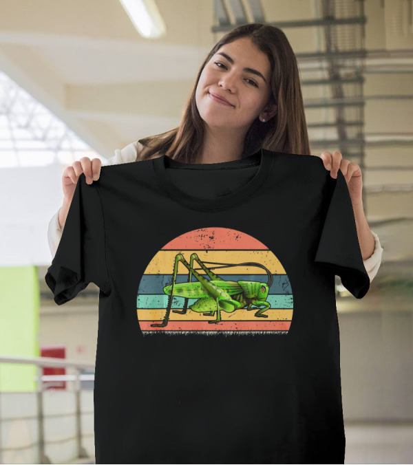 Retro Vintage Grasshopper Animal Lover Vintage Stripes T-Shirt