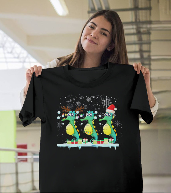 Seahorses With Christmas Lights Santa Hat Reindeer Antlers And Festive Presents T-Shirt
