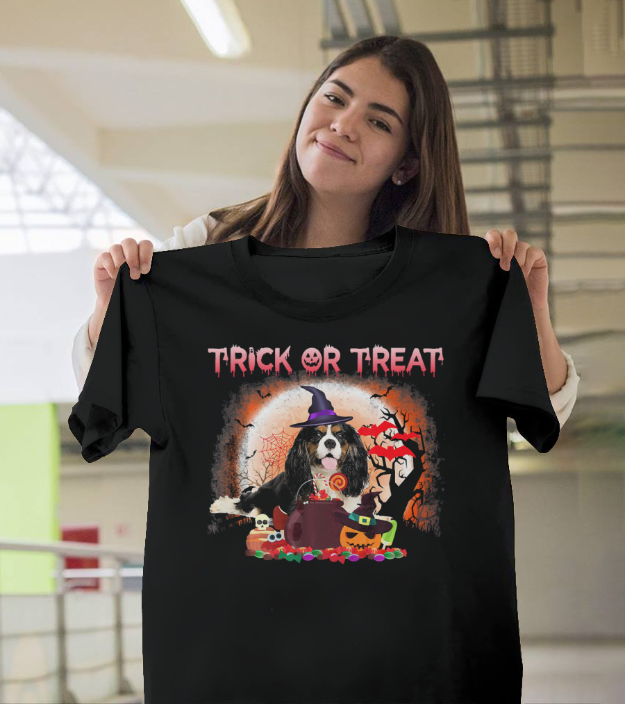 Trick or Treat Cavalier King Charles Spaniel Halloween Scene T-Shirt