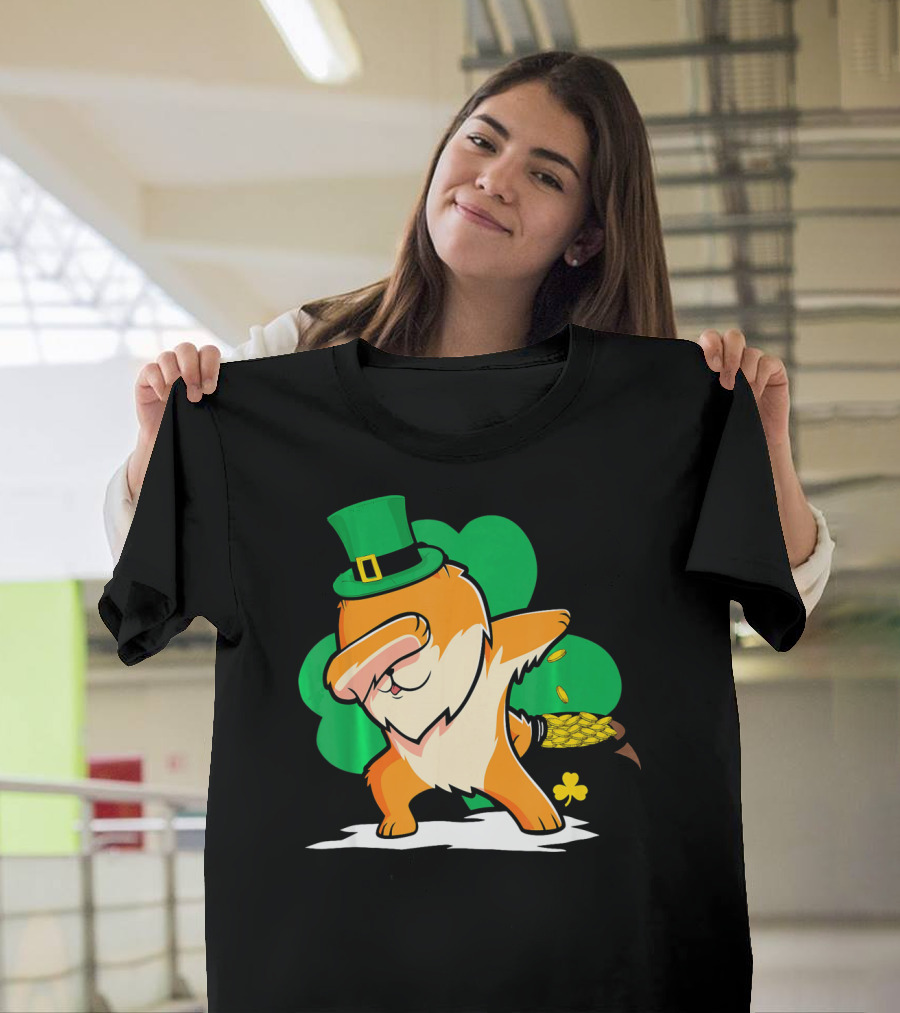 Dabbing Pomeranian Dog St Patricks Day Dance Shamrock Hat T-Shirt