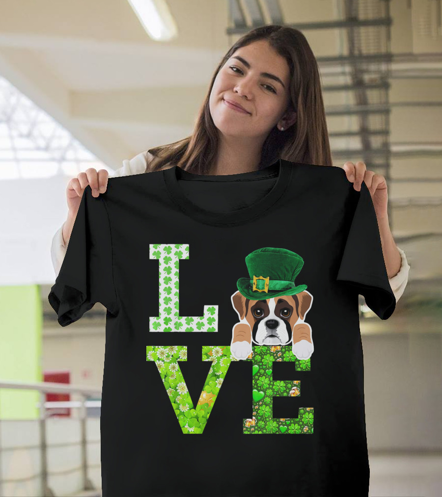 Love St. Patrick's Day Boxer Dog Wearing Leprechaun Hat with Shamrocks T-Shirt