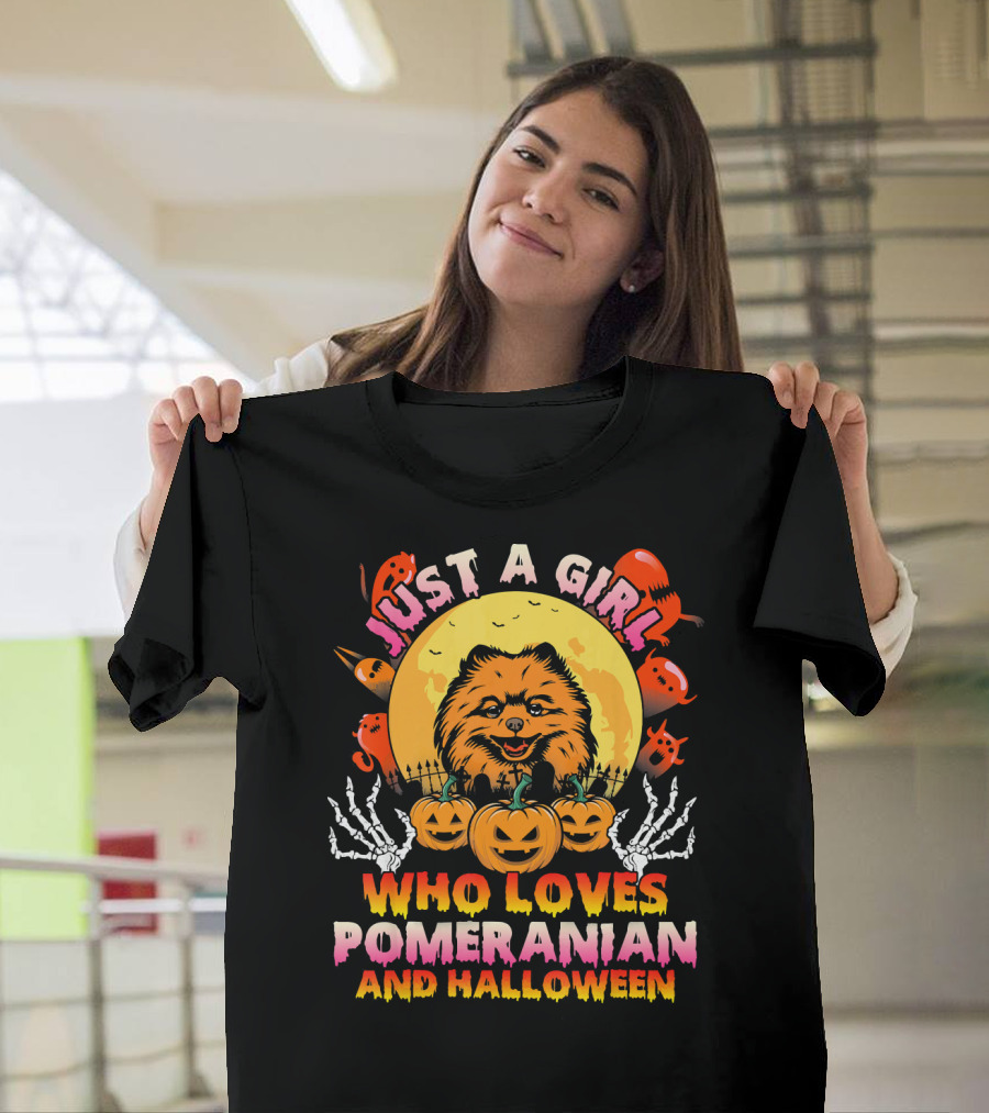 Just A Girl Who Loves Pomeranian and Halloween T-Shirt