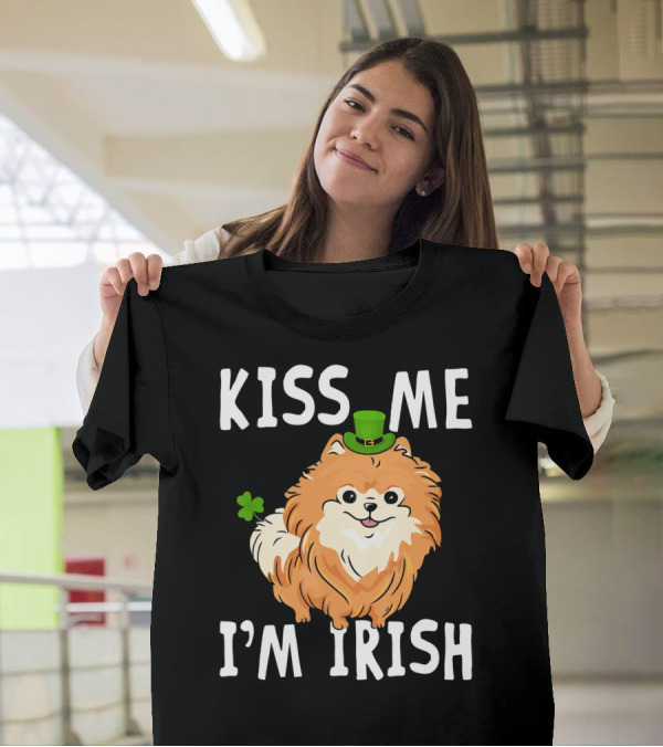 Kiss Me I'm Irish Pomeranian Dog Green Hat Shamrock T-Shirt