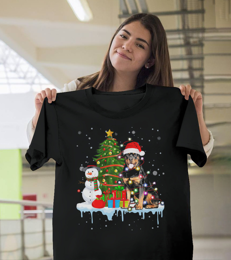 Rottweiler Santa Hat Christmas Tree Snowman Lights T-Shirt