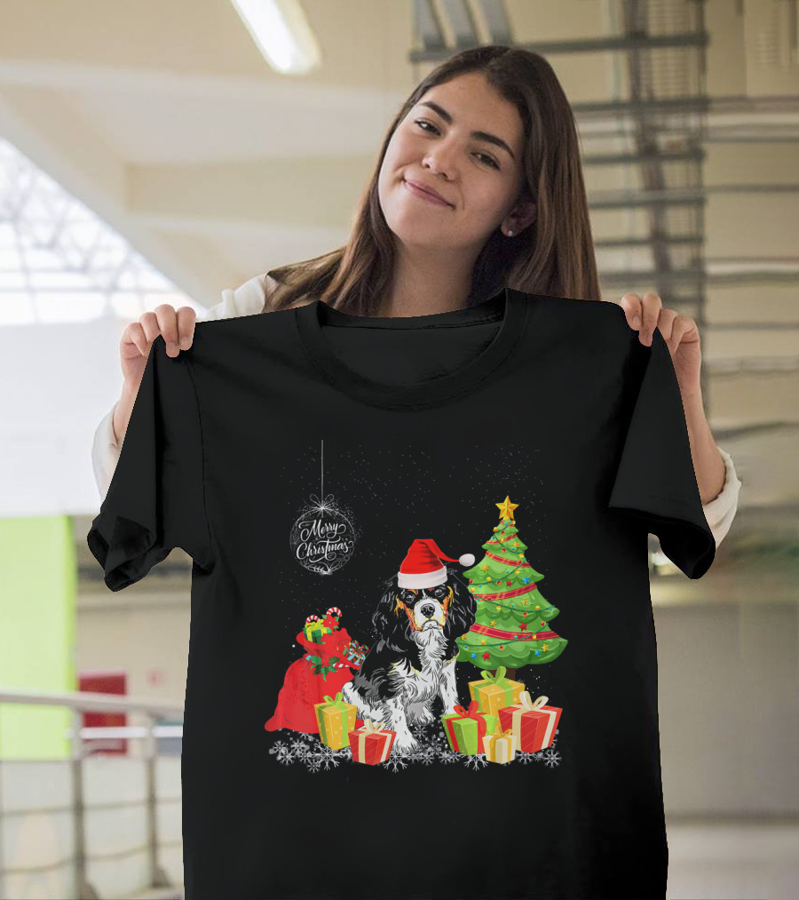 Merry Christmas Cavalier King Charles Spaniel with Santa Hat and Christmas Tree T-Shirt
