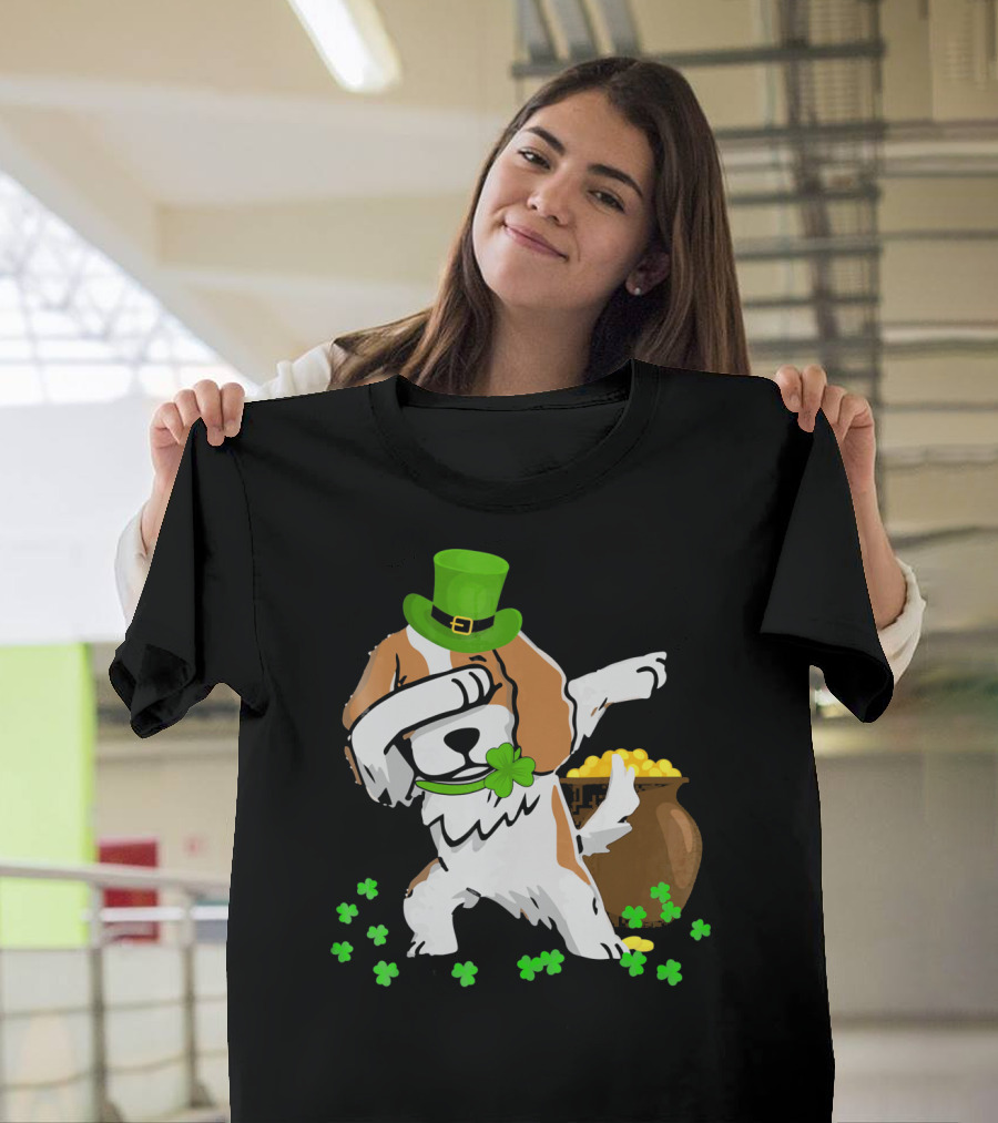 Cavalier King Dabbing Saint Patrick's Day Hat Shamrock and Gold T-Shirt