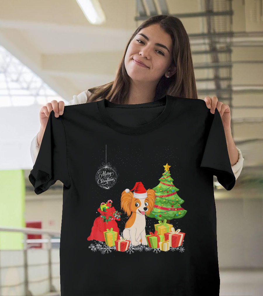 Papillon With Santa Hat Merry Christmas Tree And Gifts T-Shirt