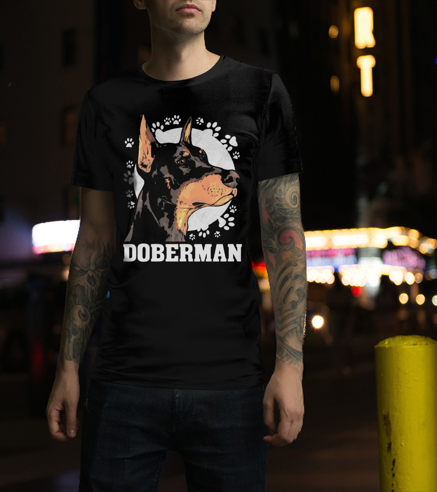 Doberman With Paw Print Circle Motif T-Shirt