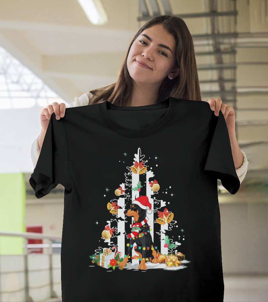 Doberman Santa Hat Christmas USA Flag Tree Bells Gifts T-Shirt